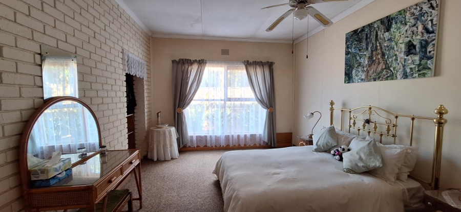 4 Bedroom Property for Sale in Albertinia Western Cape